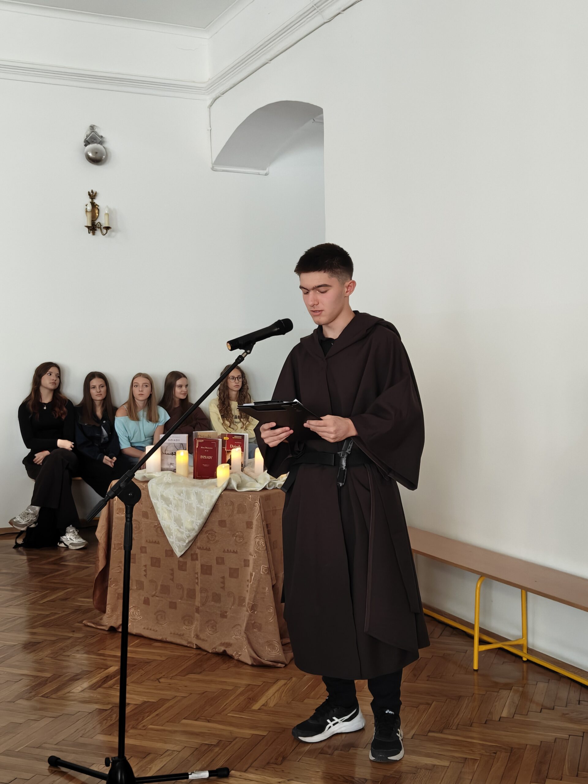 You are currently viewing Mickiewicz na nowo – Narodowe Czytanie